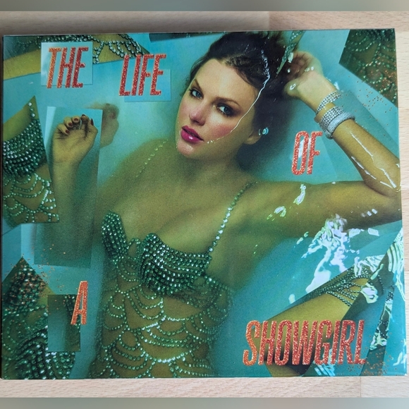 The Life of a Showgirl: Sweat and Vanilla Perfume Edition Limited Release Deluxe - Picture 2 of 2